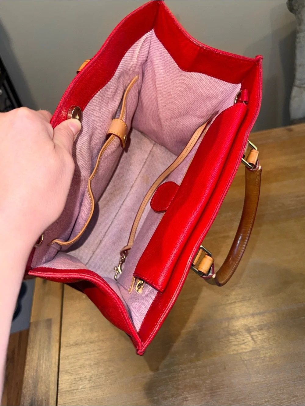 Dooney & Bourke magnetic snap